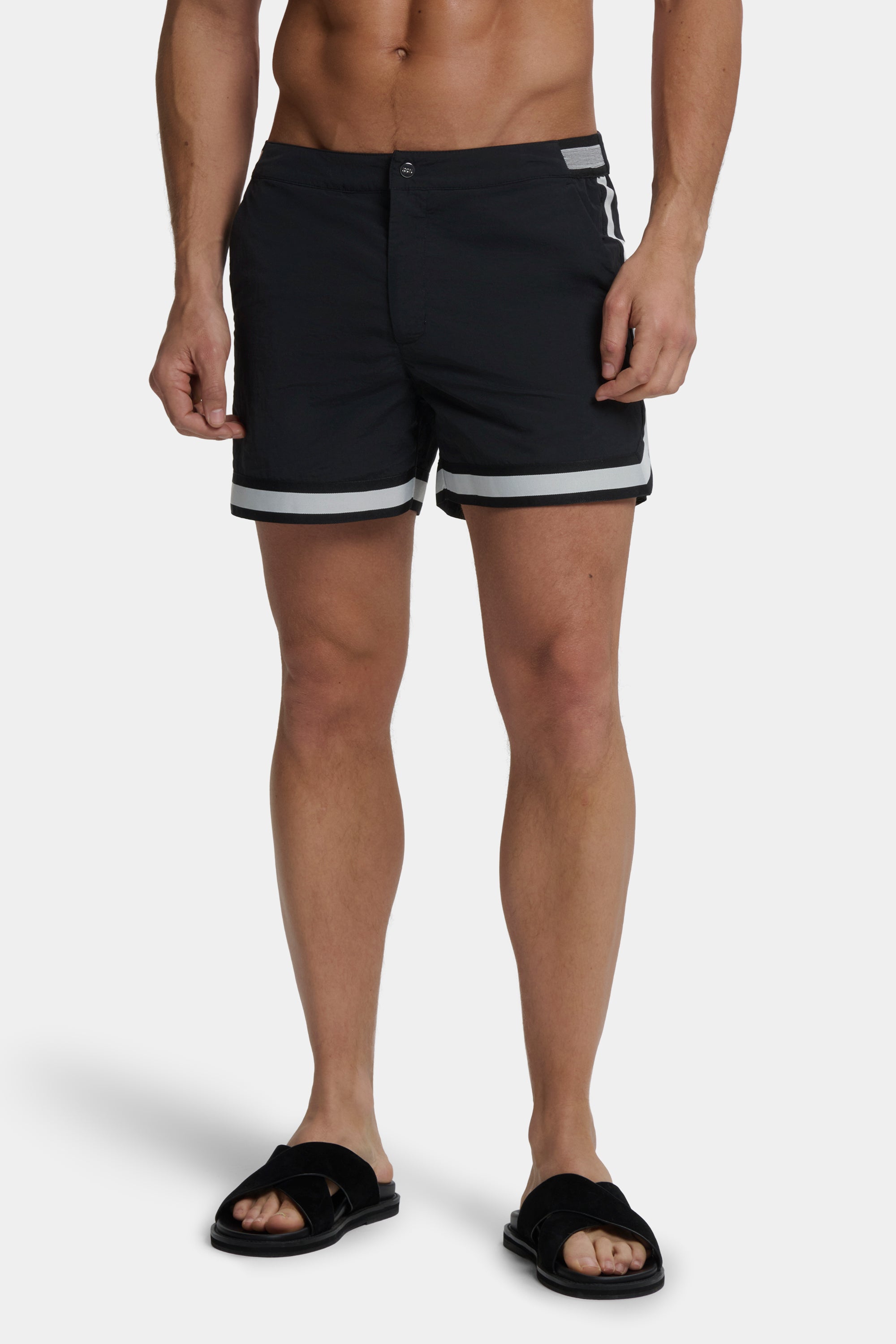 Perfectly Fitting Men's Shorts | ICON. AMSTERDAM US