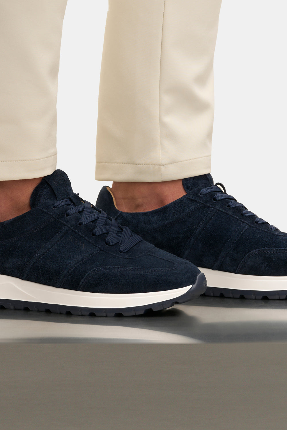 THE CLASSIC SUEDE RUNNER