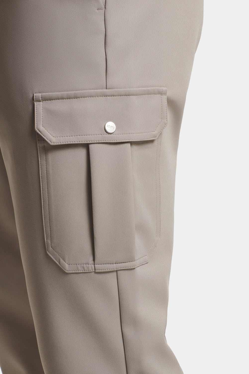 THE TECH SLIM CARGO
