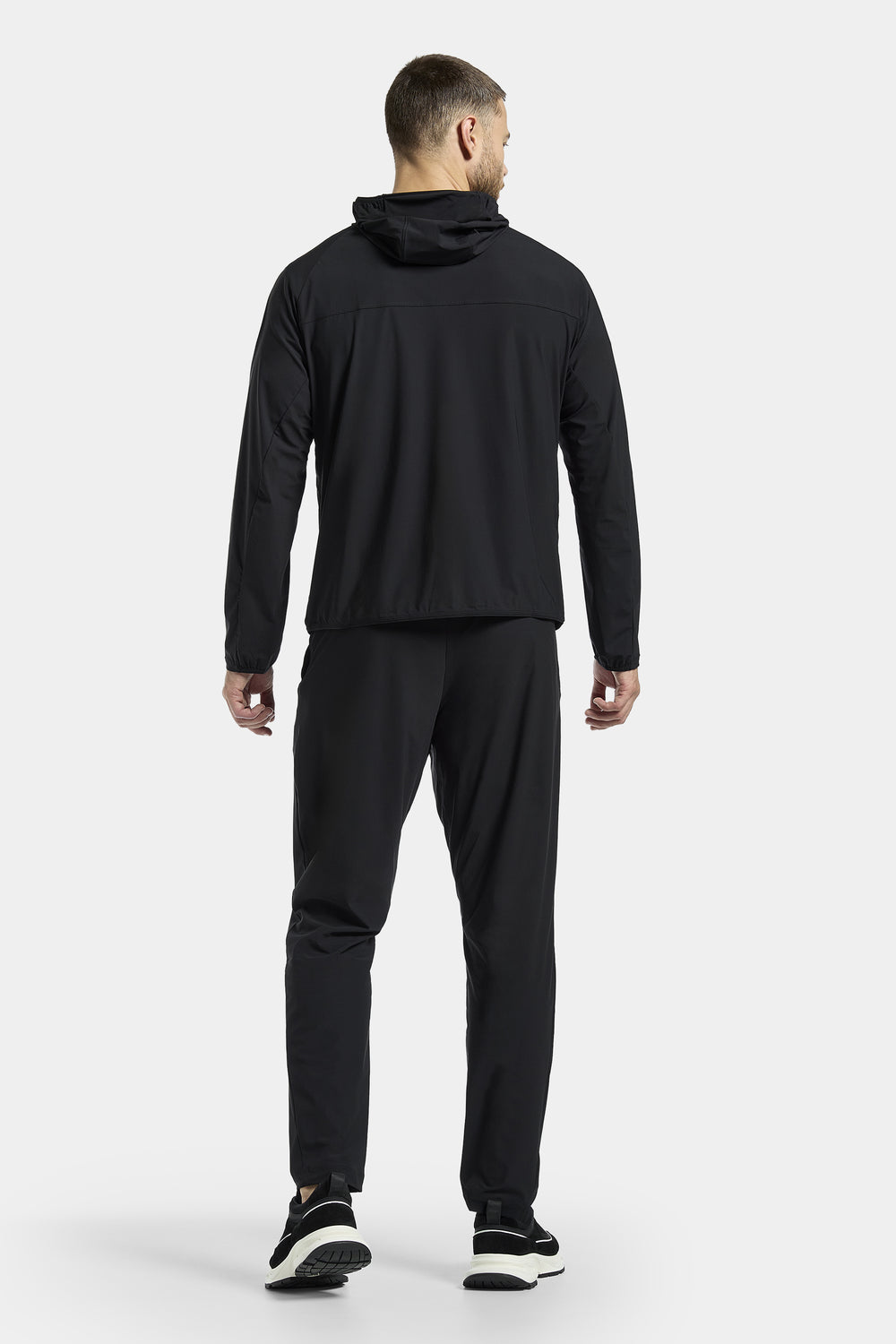 THE ACTIVE HOODED WINDBREAKER