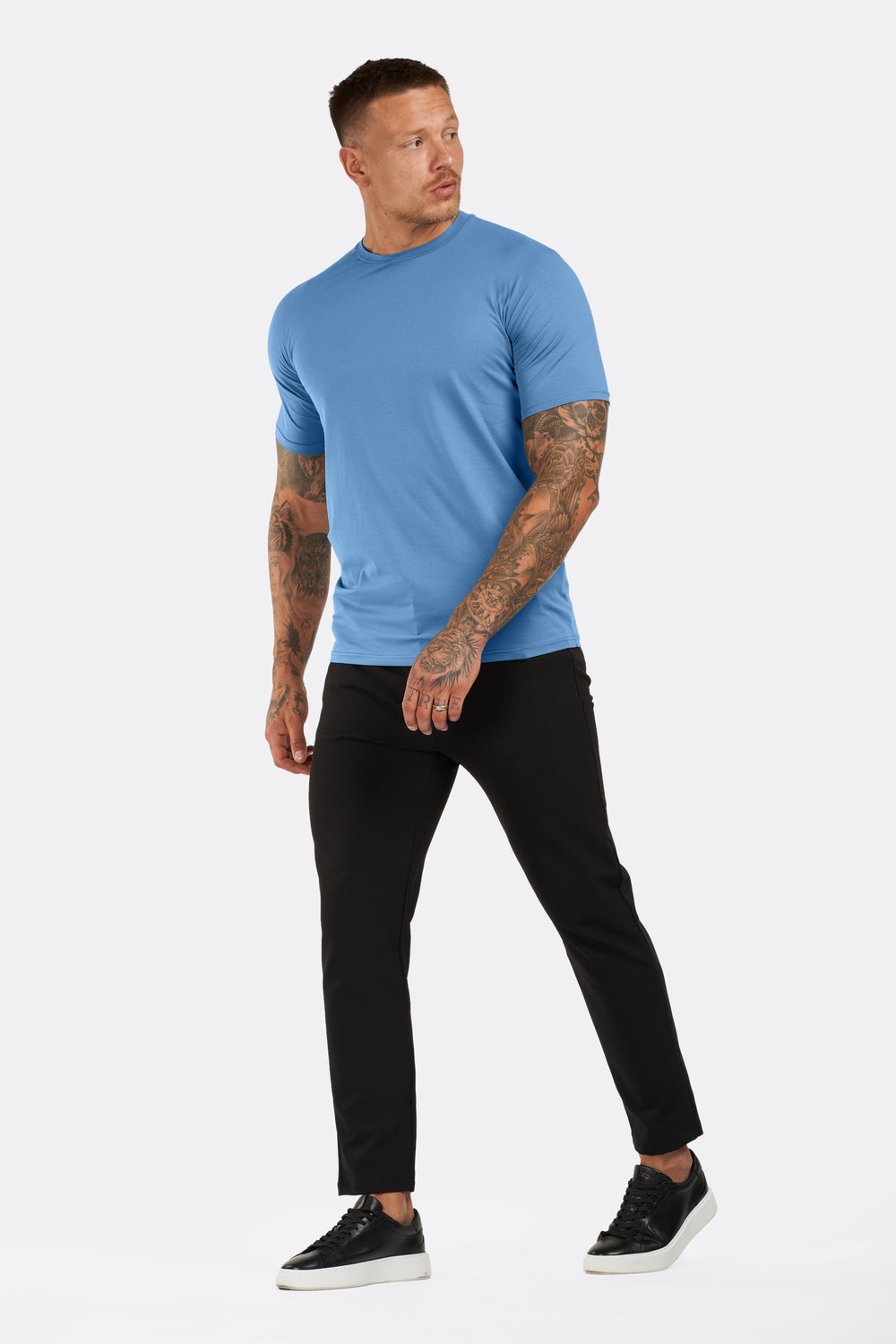 THE ESSENTIAL T-SHIRT